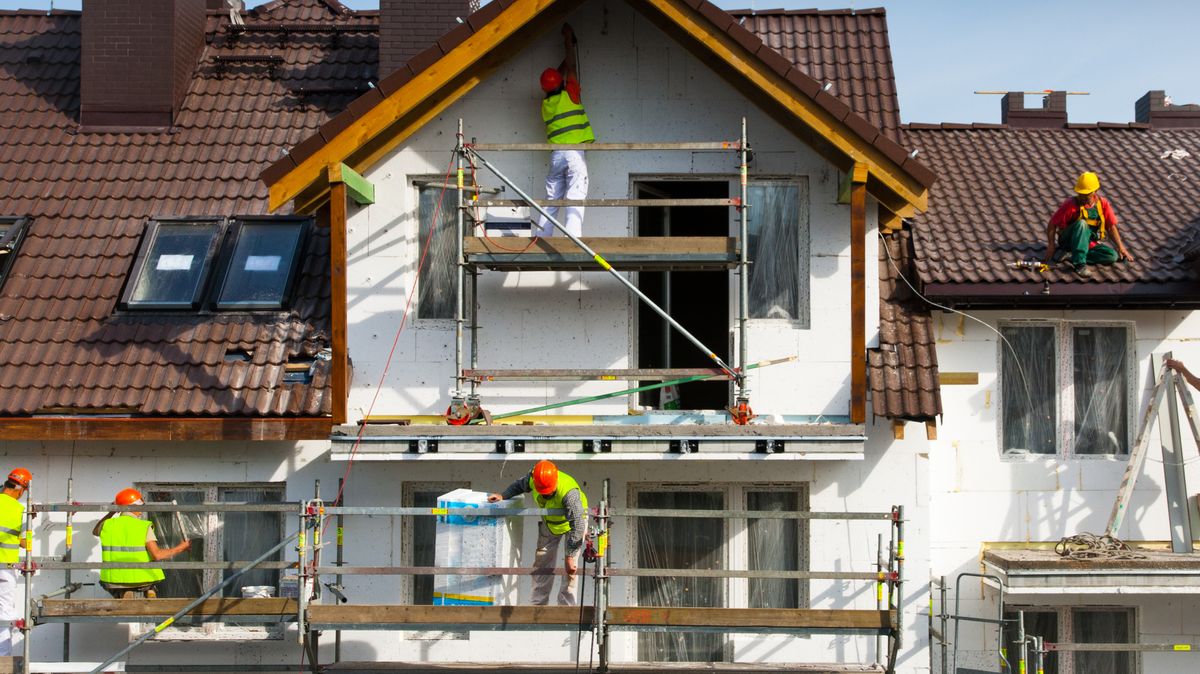 Stavebnictví v Česku se propadlo. Roli hrají papíry, hypotéky i beton